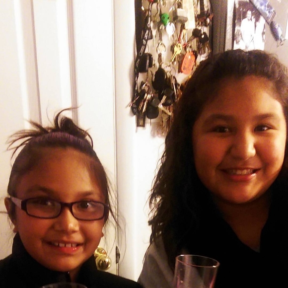 Meet your Posher, Yoli - Picture 1 of 1